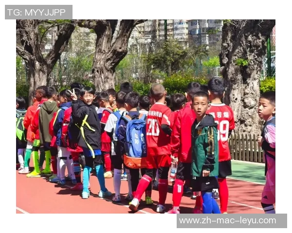 探索01年龄段儿童足球训练的重要性与发展潜力